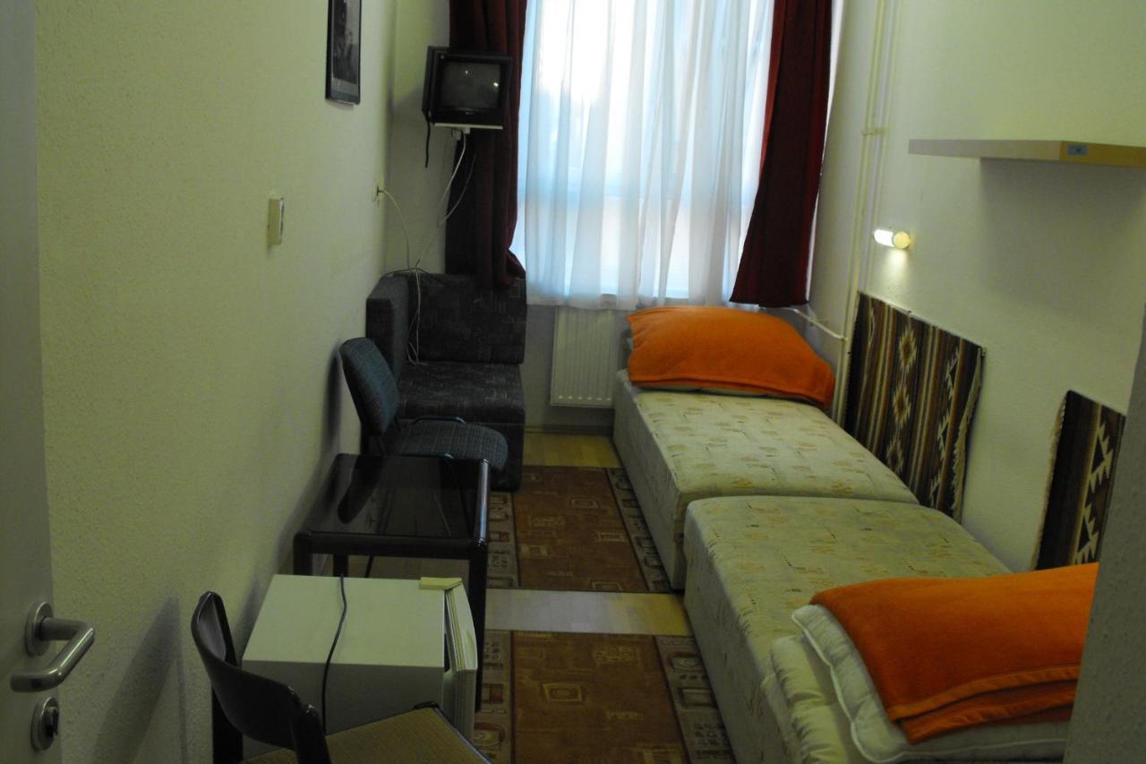 Pannonia Hostel Budapest Exterior foto